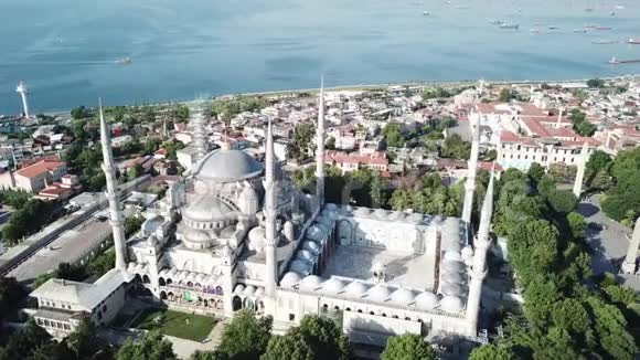 伊斯坦布尔的Sultanahmet蓝色清真寺空中景观视频的预览图