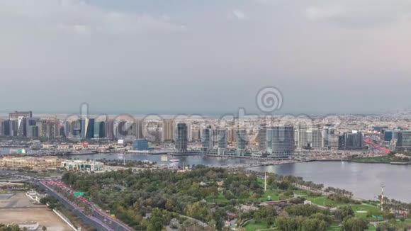 阿拉伯联合酋长国迪拜豪华城市照明道路和窗户的灯光视频的预览图