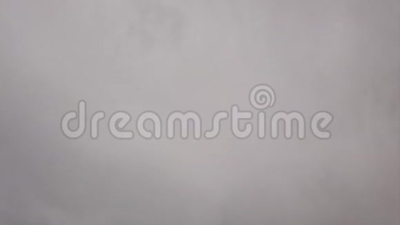 无定形的黑云在时间与烟雾灰色的光效视频的预览图