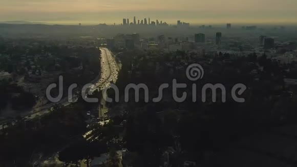 洛杉矶市日出市中心景观加州美国鸟瞰图视频的预览图