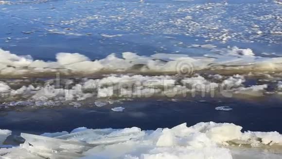 大河上的冰漂视频的预览图