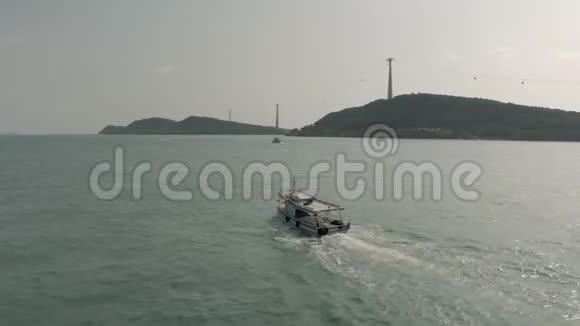 渔船从越南港口海港出来视频的预览图