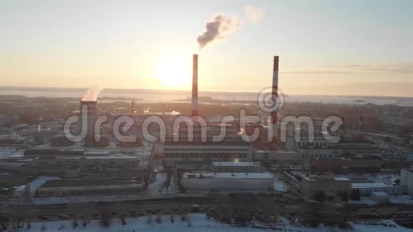 城市中部工业工厂全景视频的预览图