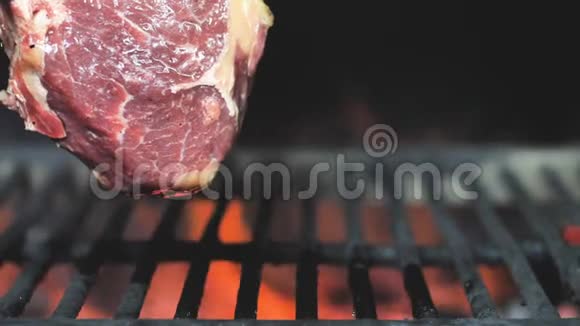 美味澳洲日BBQ澳大利亚腌羊肉烤制无骨腿片视频的预览图