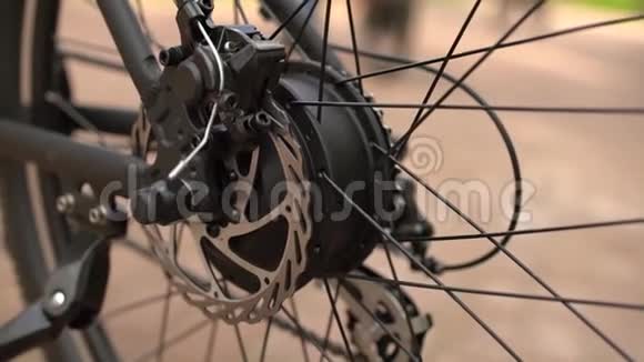 自行车维修服务组装新自行车视频的预览图