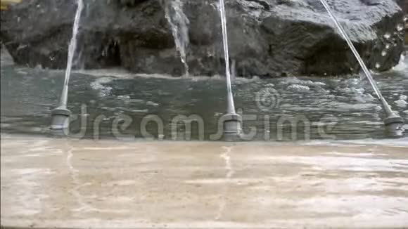喷泉水池内水管视频的预览图