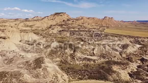 落基沙漠景观空中岩石沙漠景观空中视频视频的预览图