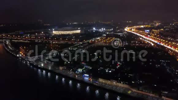 夜间大城市的鸟瞰图视频的预览图