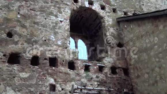 中世纪的老堡垒窗户视频的预览图
