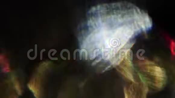 复古魔术全息闪光的彩虹箔闪亮的抽象背景视频的预览图