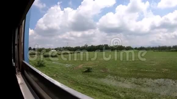 铁路列车的乡村视野视频的预览图