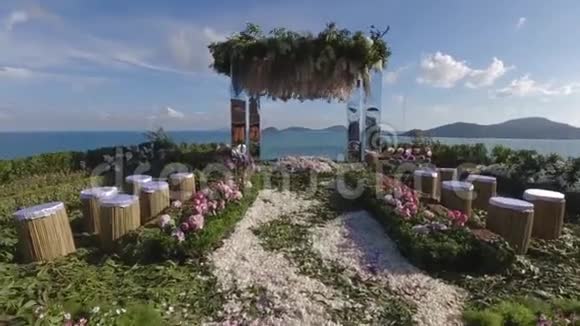 沙滩边婚礼场地视频的预览图