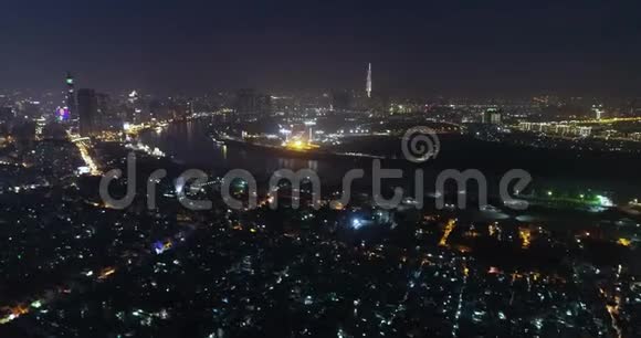 夜城从一只鸟飞行和以上视频的预览图