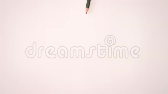 白色背景的笔记本铅笔和橡皮擦停止运动视频的预览图