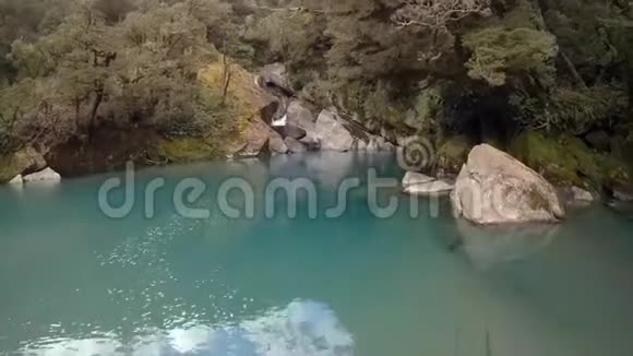山河无人机在夏天拍摄视频的预览图