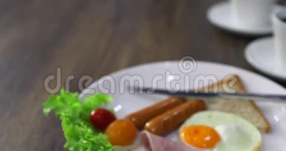 盘早餐的全景视频视频的预览图