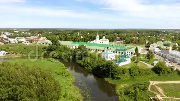 俄罗斯苏兹达尔白色教堂全景视频的预览图
