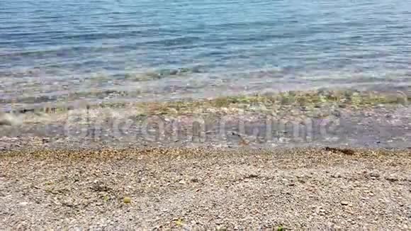 马尔马拉岛马尔马拉海岸线和海洋景观巴里克西尔土耳其视频的预览图