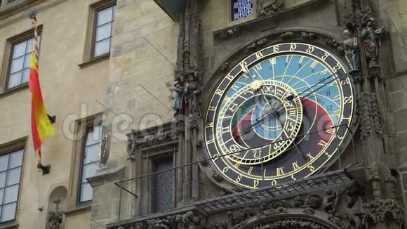 著名的布拉格天文钟捷克首都的旧原子钟视频的预览图