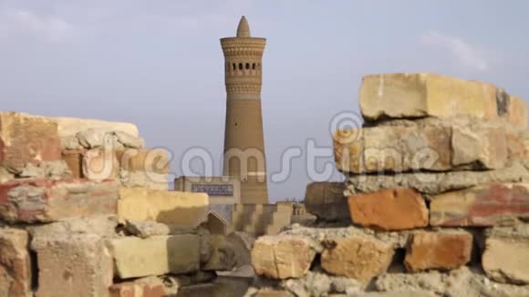 塔和清真寺由砖墙构成视频的预览图
