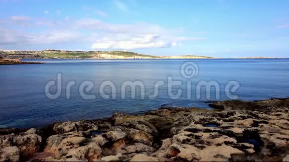 布吉巴海滨圣保罗位于地中海马耳他岛上的海湾视频的预览图
