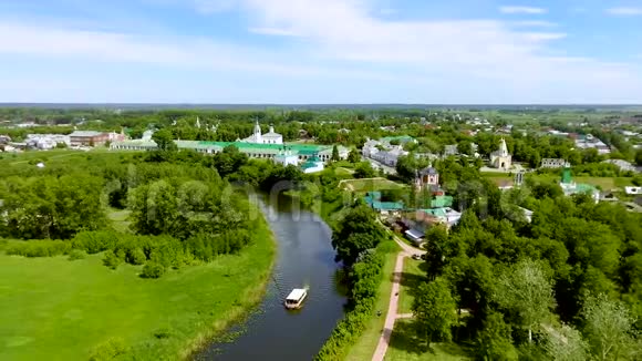 俄罗斯苏兹达尔白色教堂全景视频的预览图