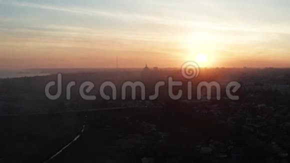 Mariupol市建筑物剪影视频的预览图