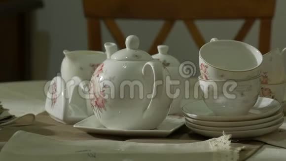 仿古瓷茶具视频的预览图