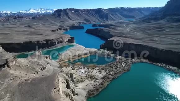 迷人的各种大小的蓝色湖泊视频的预览图