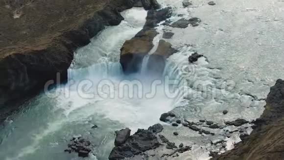 夏日的哥达佛斯瀑布冰岛空中景观视频的预览图