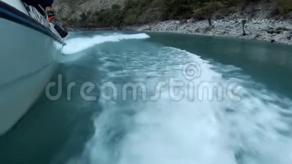 在苏拉克峡谷的船上达吉斯坦共和国俄罗斯视频的预览图