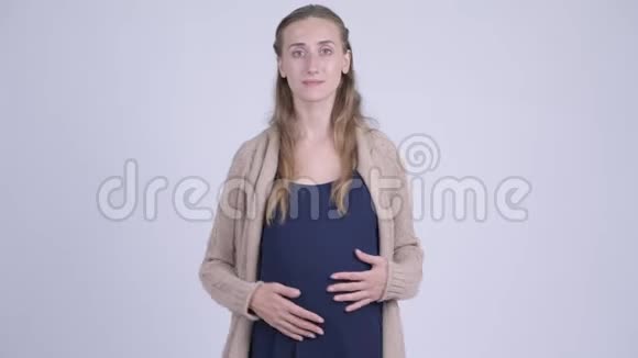 快乐年轻美丽的孕妇握手视频的预览图