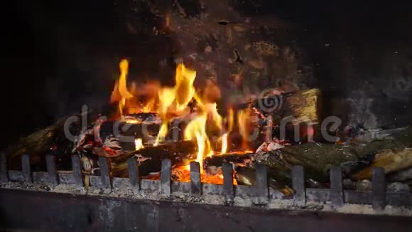 木材燃烧壁炉全高清视频的预览图