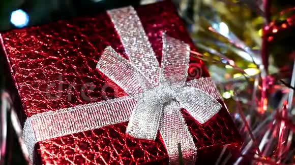 圣诞红盒为新年圣诞做特写礼物视频的预览图