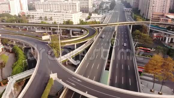 大型多层次交通路口随车行驶背景是中国广州视频的预览图