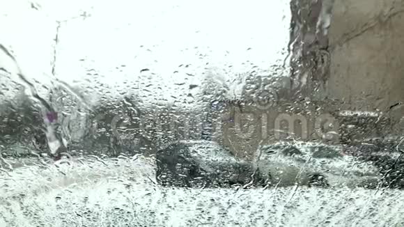 湿雪玻璃视频的预览图