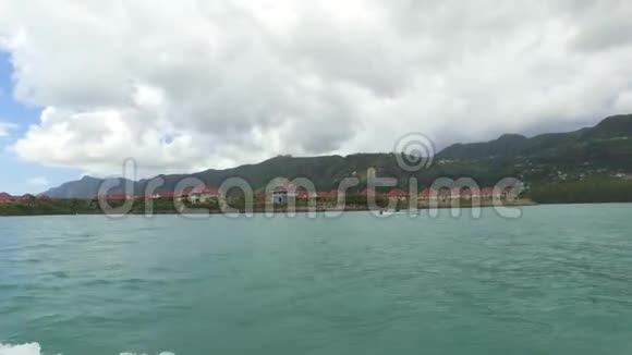塞舌尔马河岛船上伊甸岛别墅景观视频的预览图