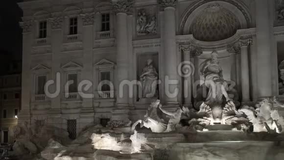 时间流逝的平底锅左至右射出特雷维喷泉的雕像意大利2018年视频的预览图