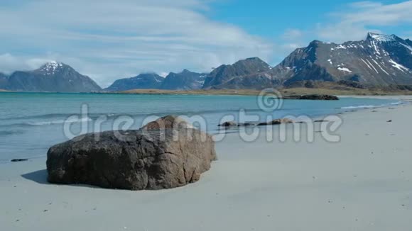 夏季的海岸和海滩洛福顿群岛挪威旅游景点视频的预览图