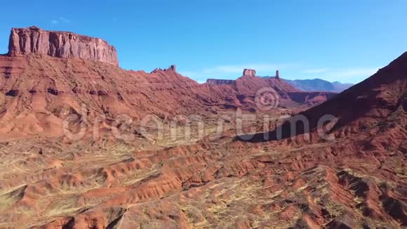 科罗拉多峡谷峡谷的红岩纪念碑和鸟瞰图视频的预览图