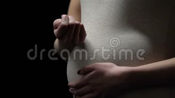 孕妇服用避孕药产后出生缺陷风险流产药物视频的预览图