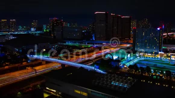 东京阿里阿克市街宽倾斜的夜晚时间视频的预览图