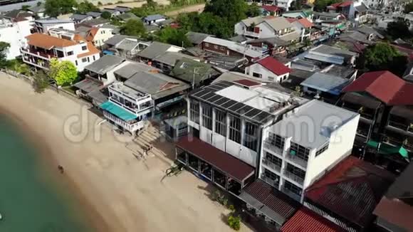 海滨的渔夫村高三梅岛上典型的旅游景点带纪念品商店和步行视频的预览图