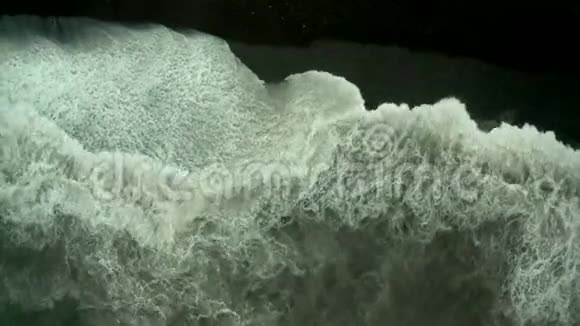 暴风雨中的黑海格鲁吉亚的鸟瞰图视频的预览图