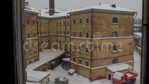 旧监狱的景色视频的预览图