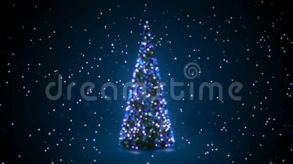 蓝色圣诞树与闪烁的灯光在雪中翻转在离焦的布克问候背景无缝三维视频的预览图