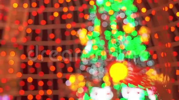 抽象模糊的圣诞节灯光博克背景冬季假期概念视频的预览图