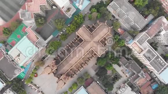 圣心大教堂在广州顶景无人驾驶飞机升起视频的预览图