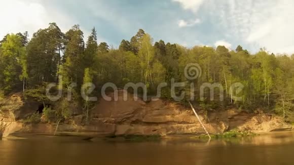 美丽的夏季时间流逝的韦纳拉悬崖视频的预览图