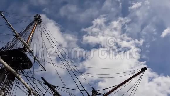 一艘海盗船的系泊视频的预览图